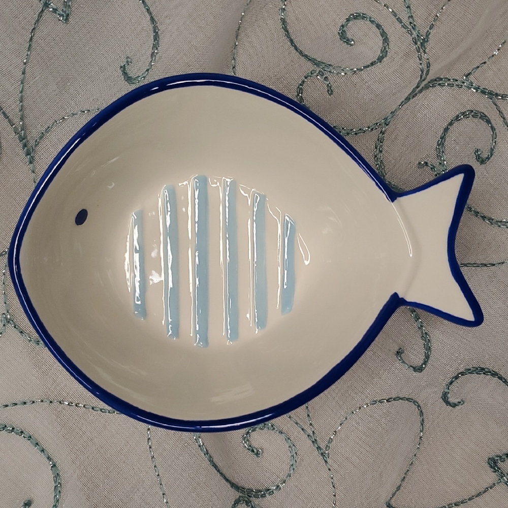 NEW-  Fish-Shaped Trinket‎ Dish